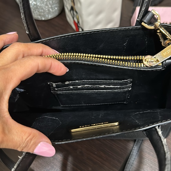 🖤MICHAEL KORS
Leather Handle Bag - Picture 7 of 9